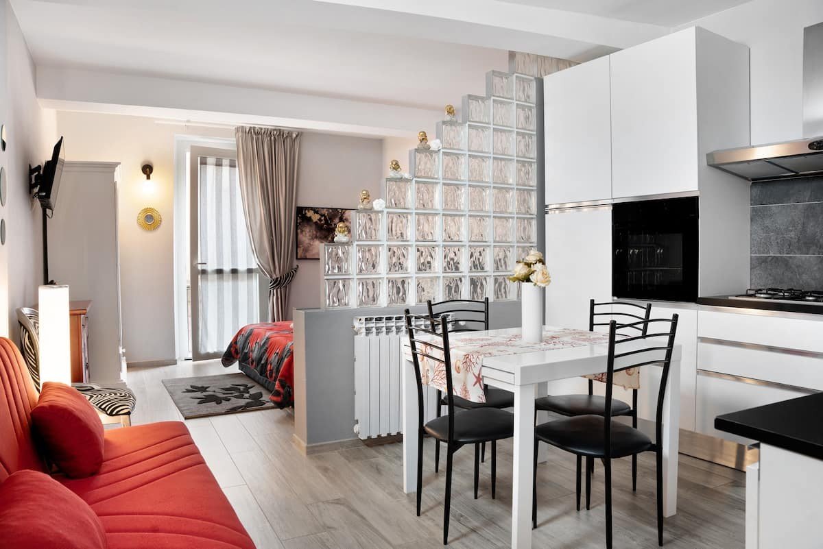 Comodino con specchio Red Passion